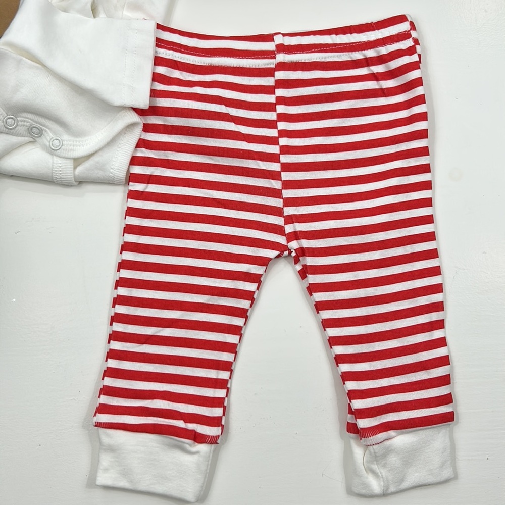 Rae Dunn baby with hearts outfit perfect for your little valentine. - Picture 4 of 5